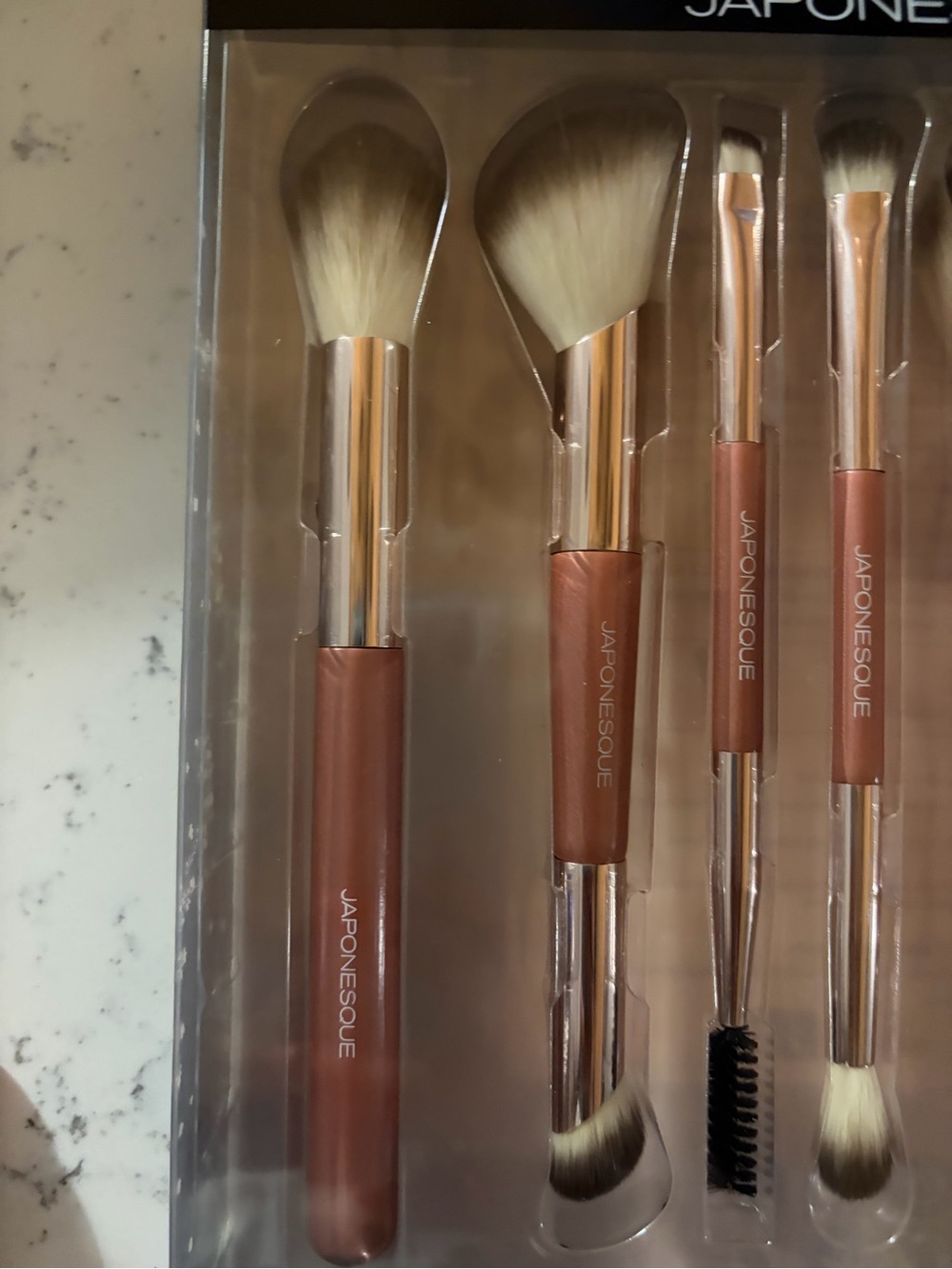 JAPONESQUE 8-Piece Complexion Brush Kit - Rose Gold - Picture 5 of 6